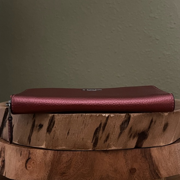 RARE COLOR COACH METALLIC PEBBLE LEATHER ACCORDION ZIP WALLET - Picture 5 of 14